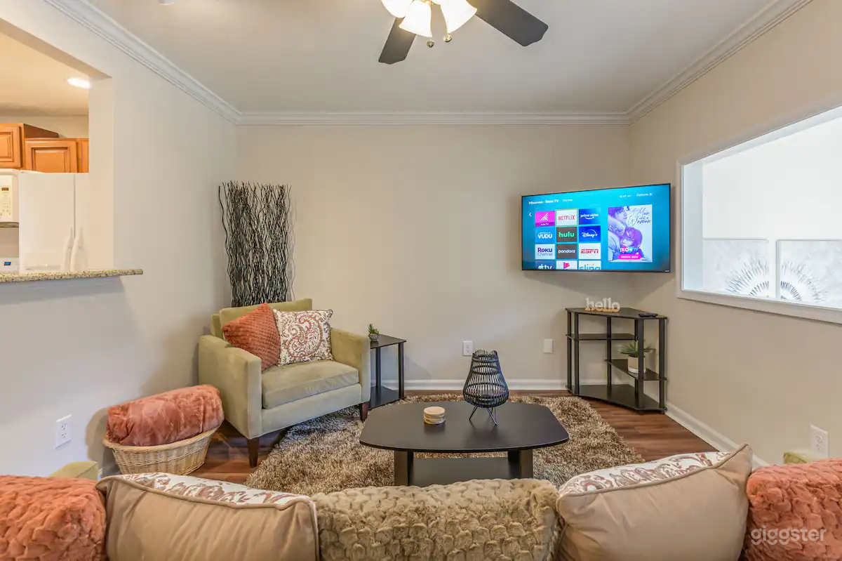 Cabin Style &amp; Comfy Back Deck Near LakePoint PBR Photo 2