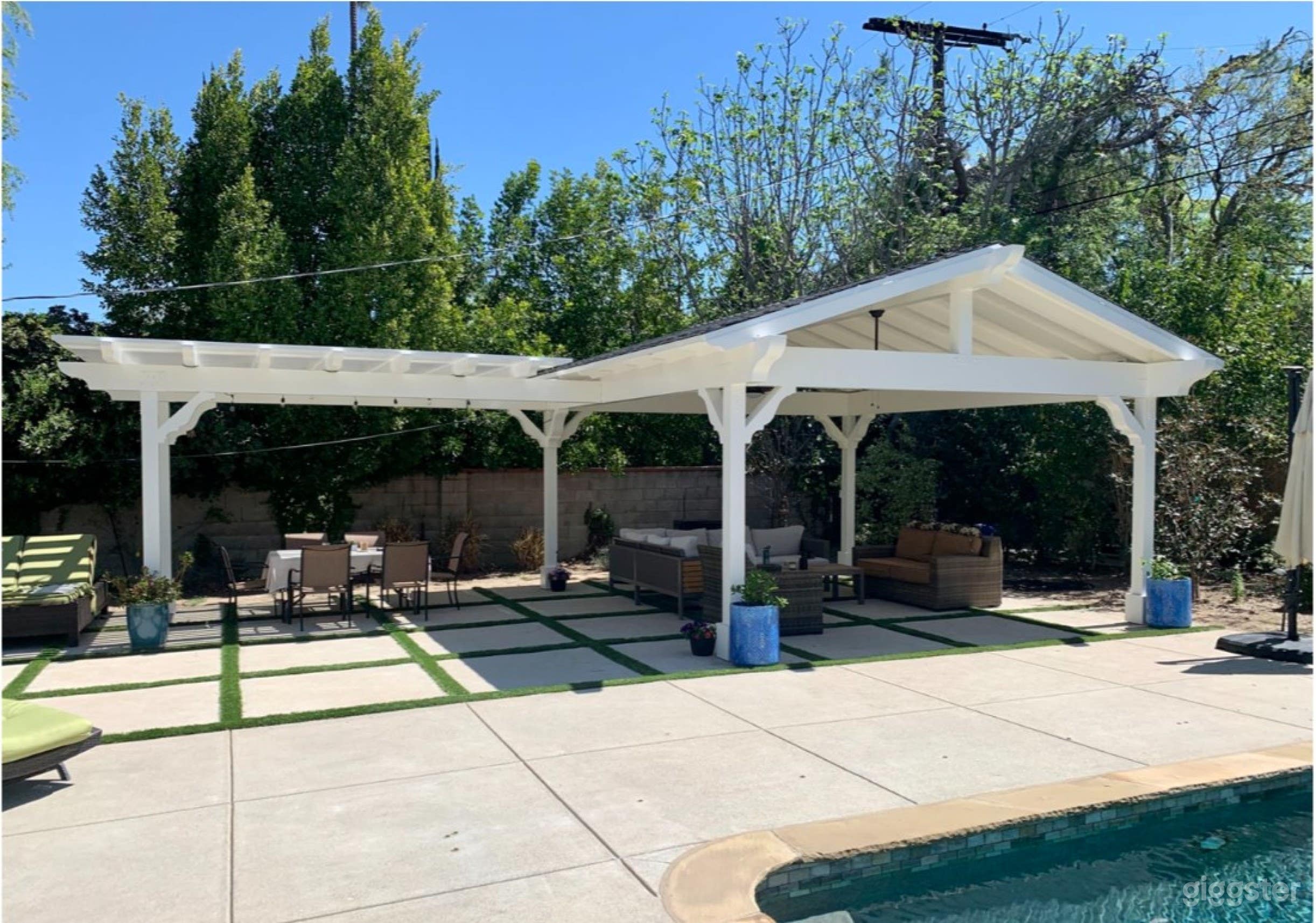 Outdoor Pool Gem for Film and Photoshoots Photo 4