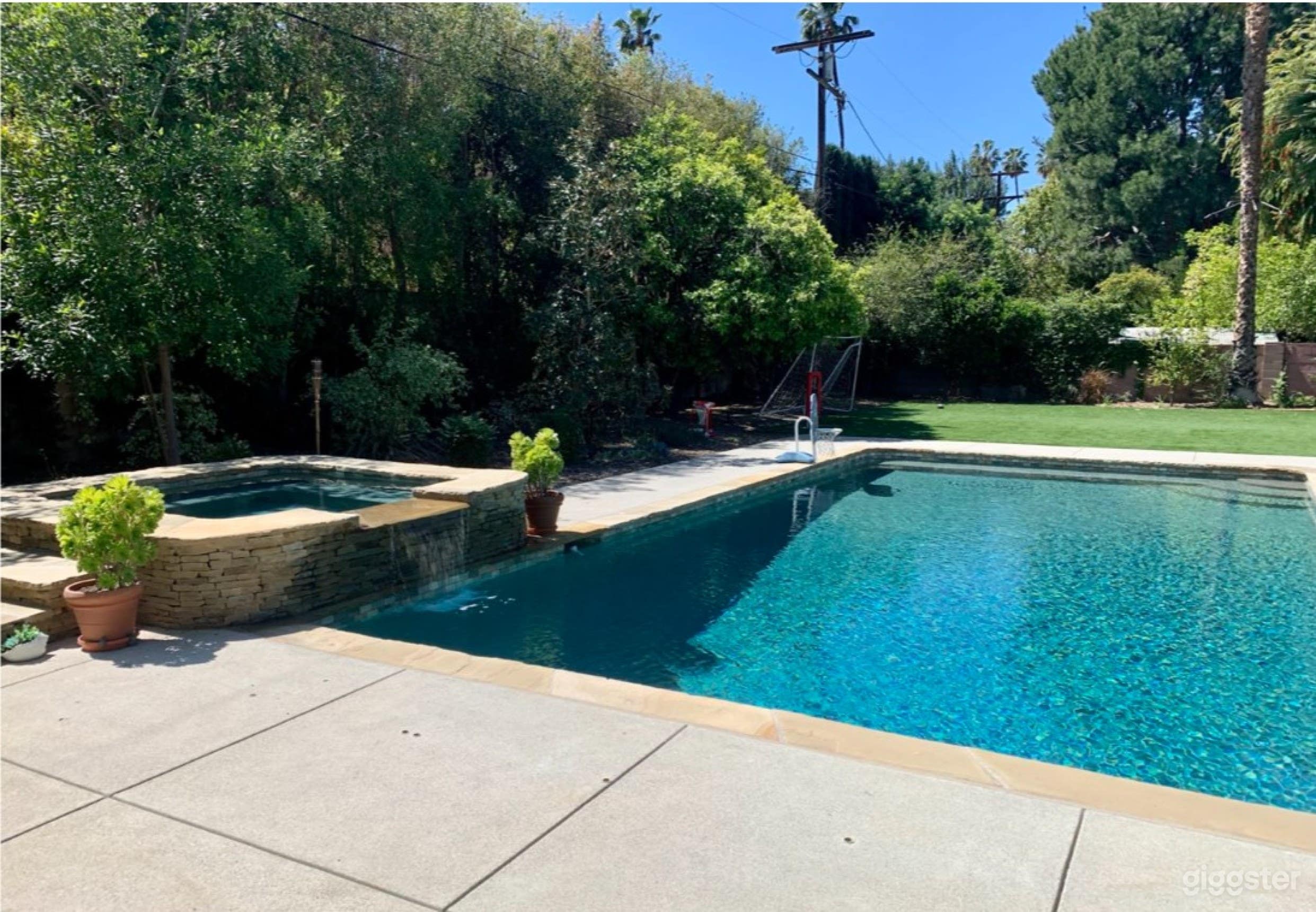 Outdoor Pool Gem for Film and Photoshoots Photo 3