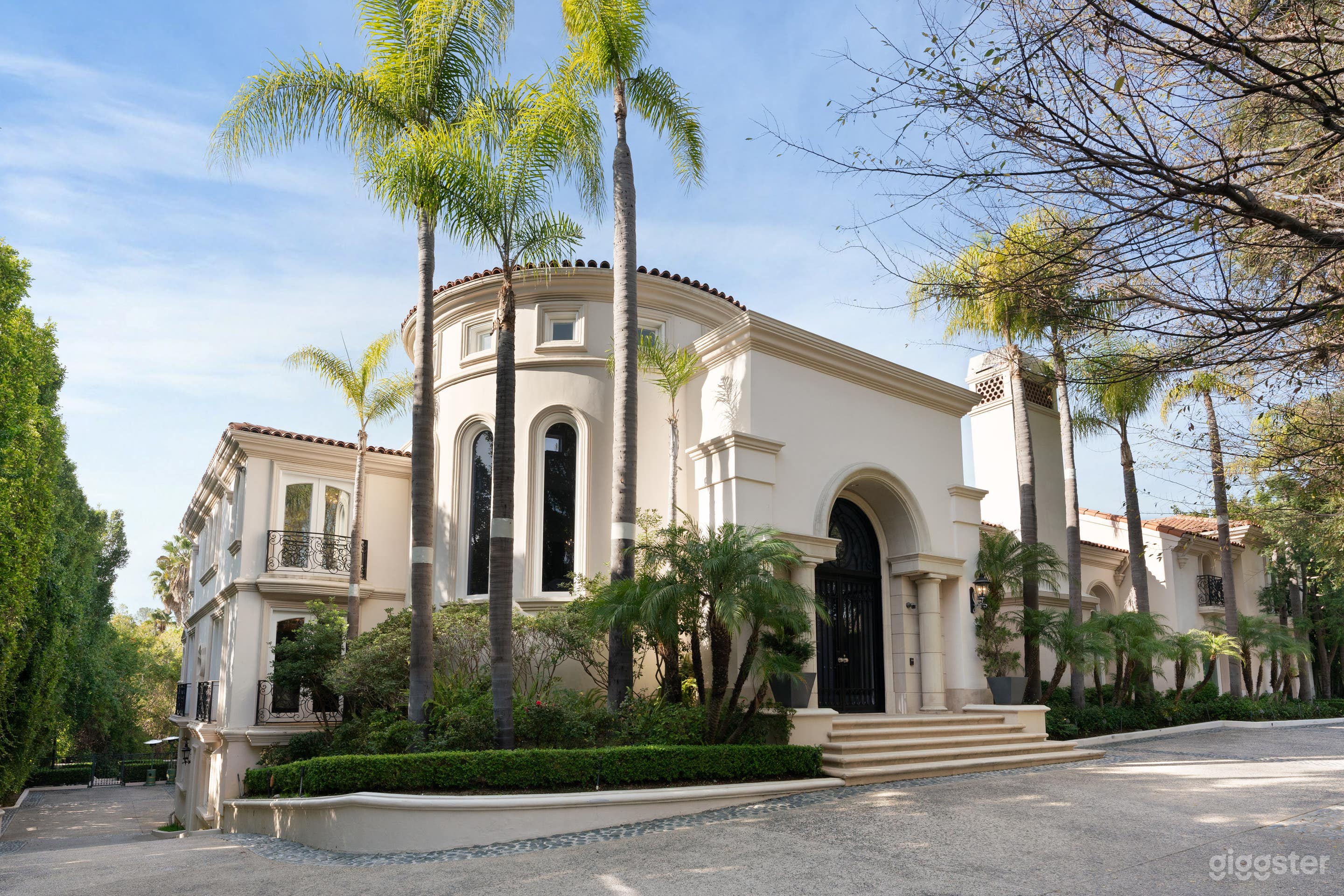 Villa Martinique - Massive Grounds Photo 3