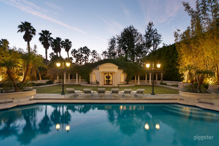  Villa Martinique - Massive Grounds 