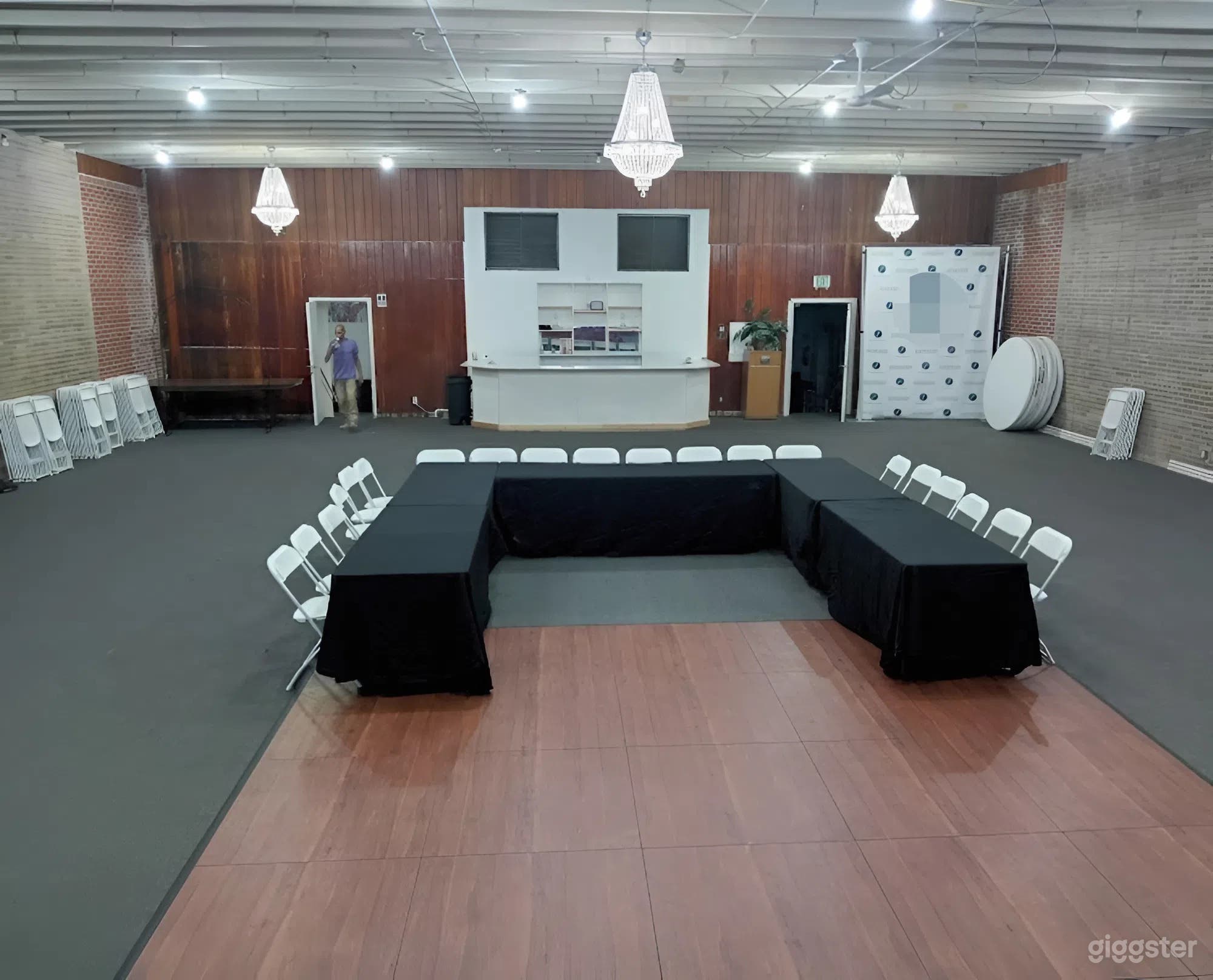 Spacious &amp; Charming Event Venue with Full-Service Staff Photo 3