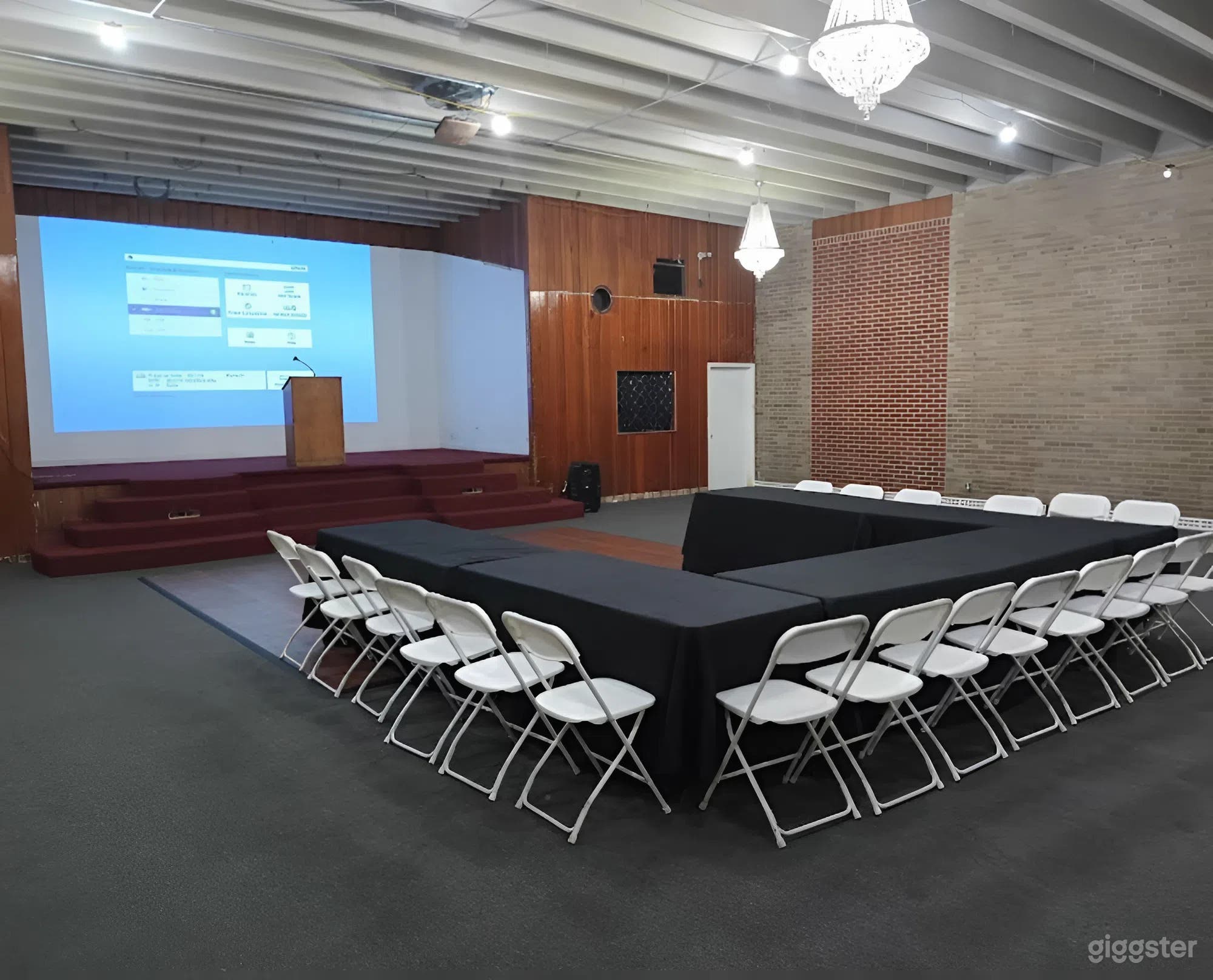 Spacious &amp; Charming Event Venue with Full-Service Staff Photo 2