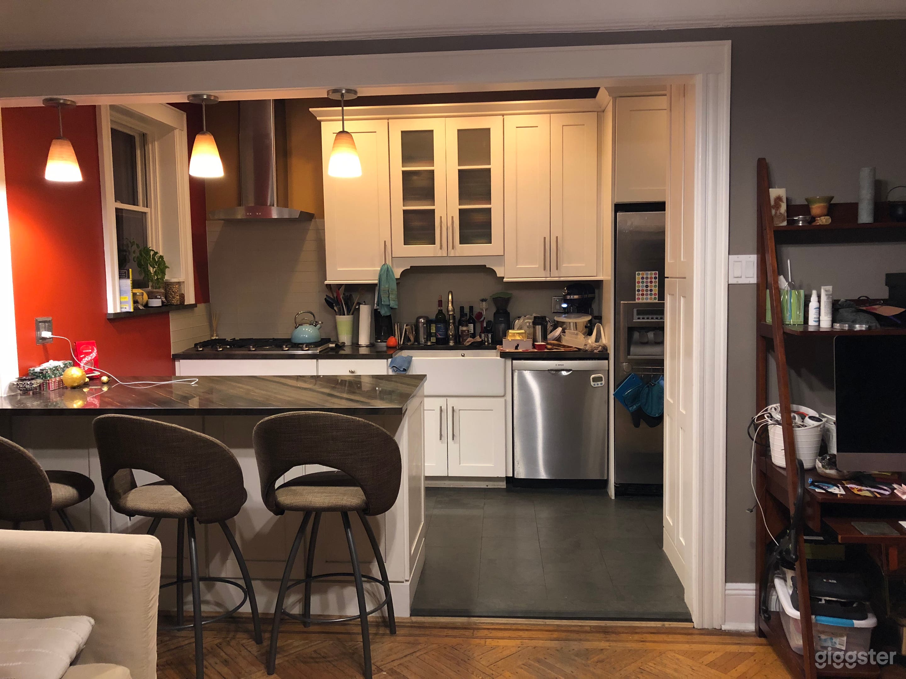 2 br in Astoria NYC  Photo 1