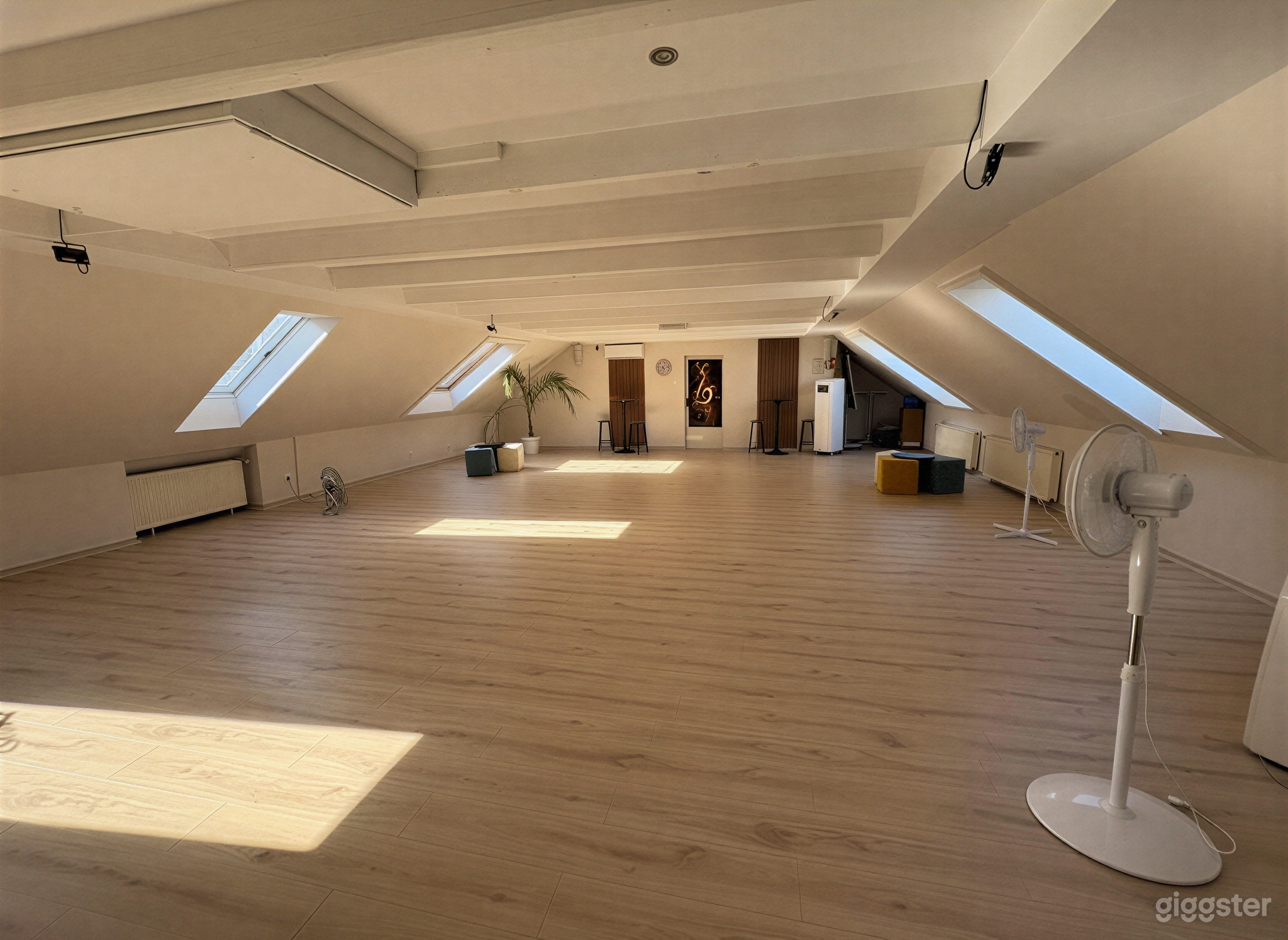 Bright, Spacious and Modern Dance Studio Foto 3