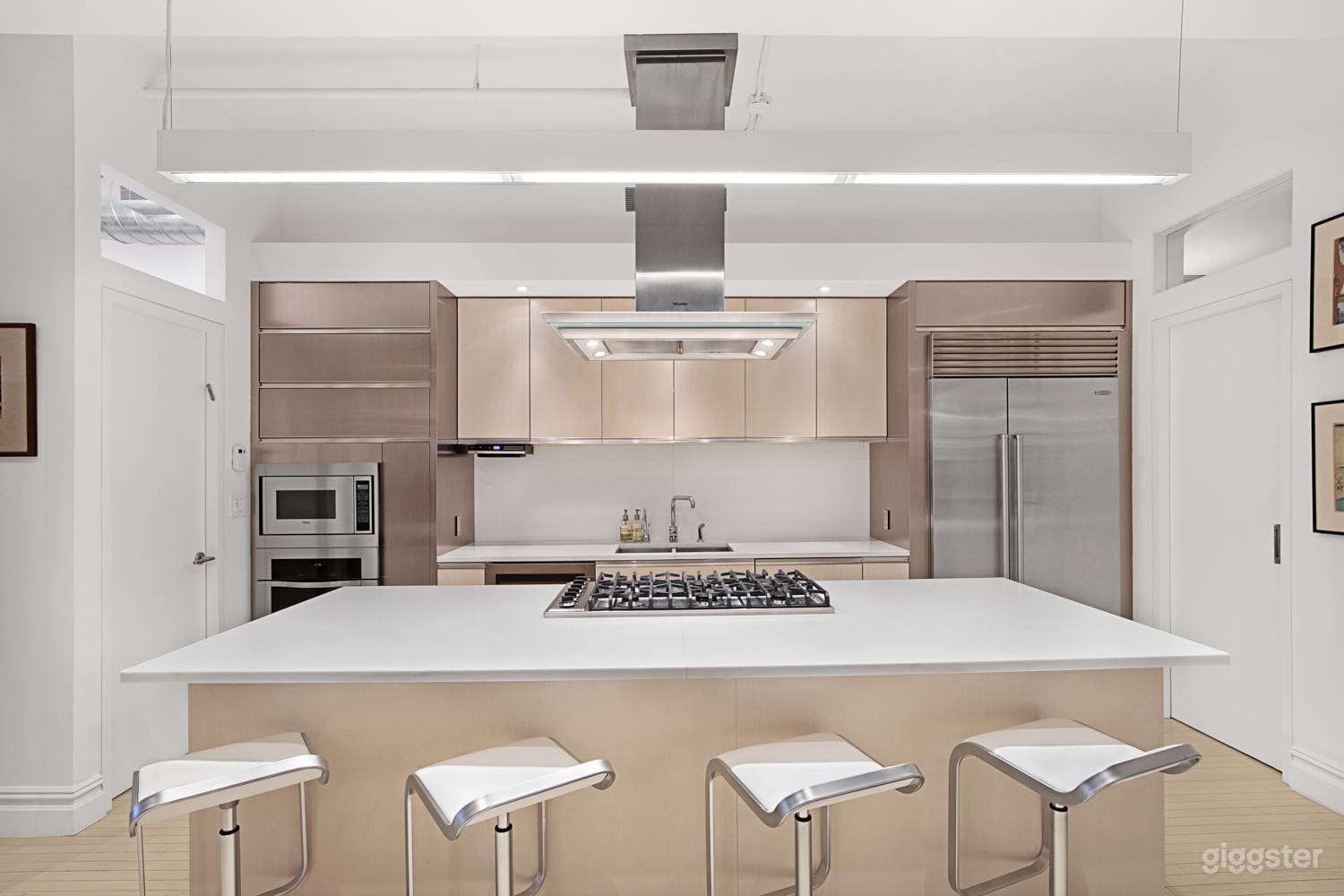 Chic &amp; Stylish Tribeca Loft Photo 4