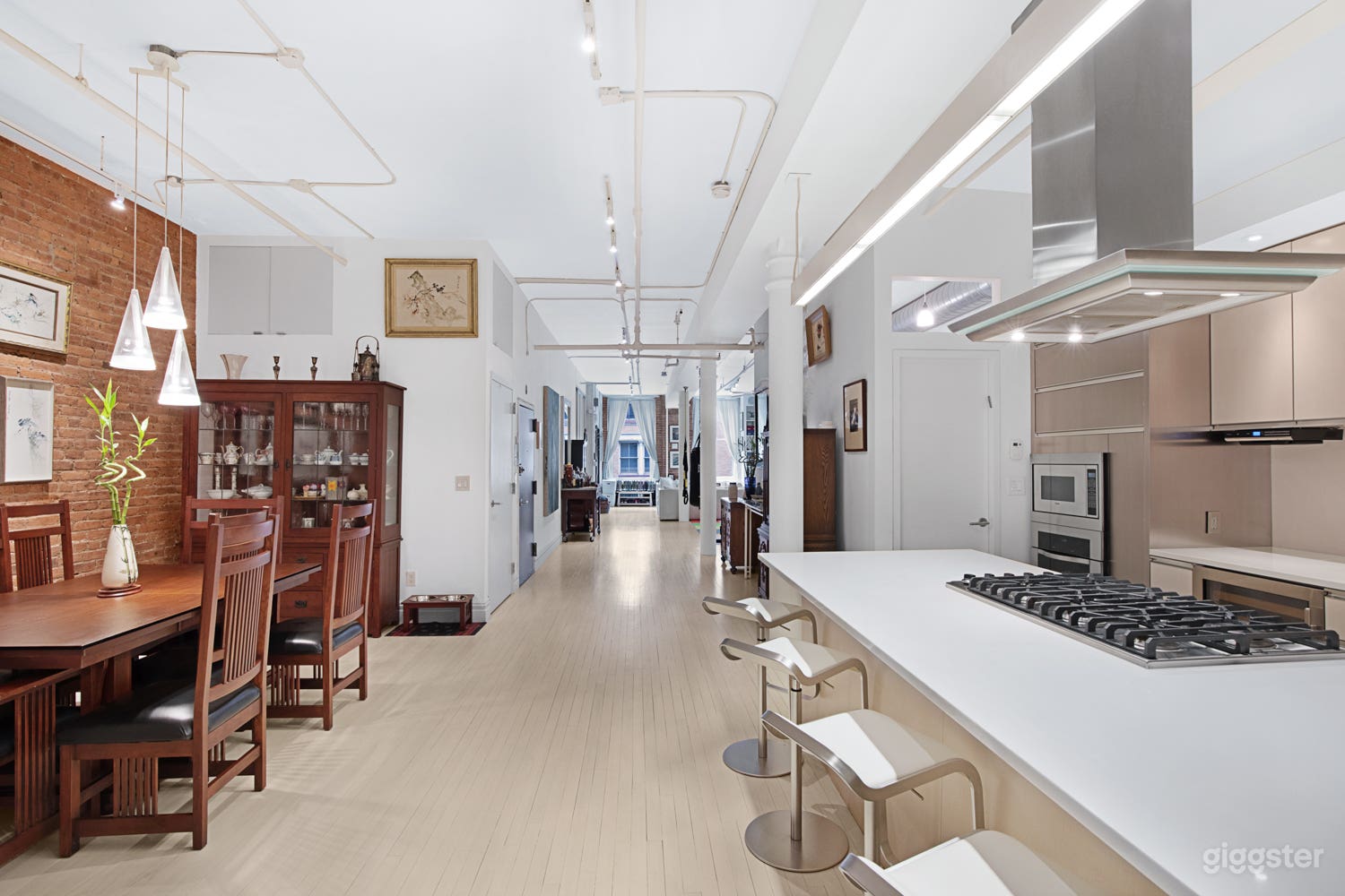 Chic &amp; Stylish Tribeca Loft Photo 2