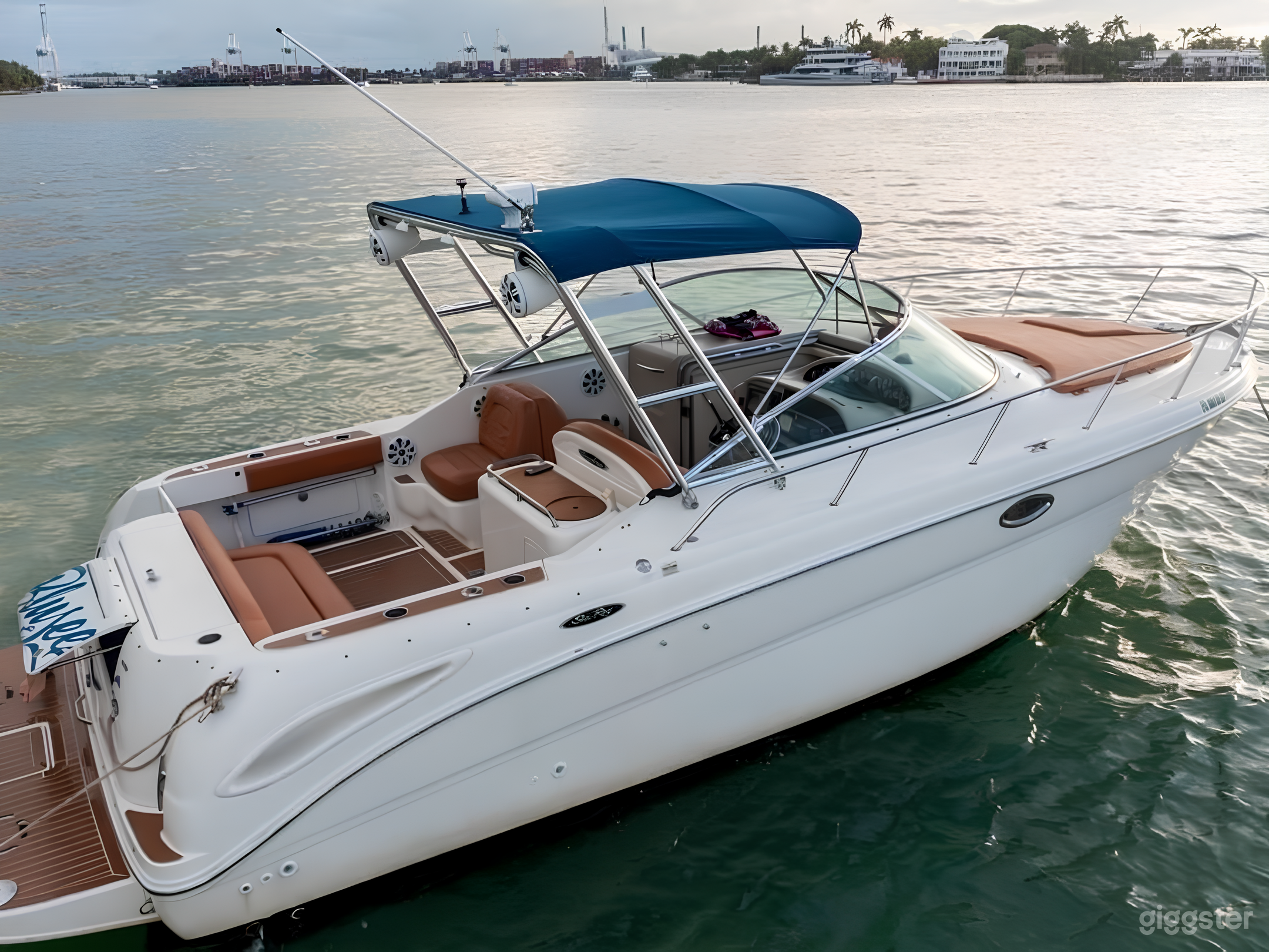 32’ Sea Ray Amberjack Yacht with ONE FREE HOUR Photo 2