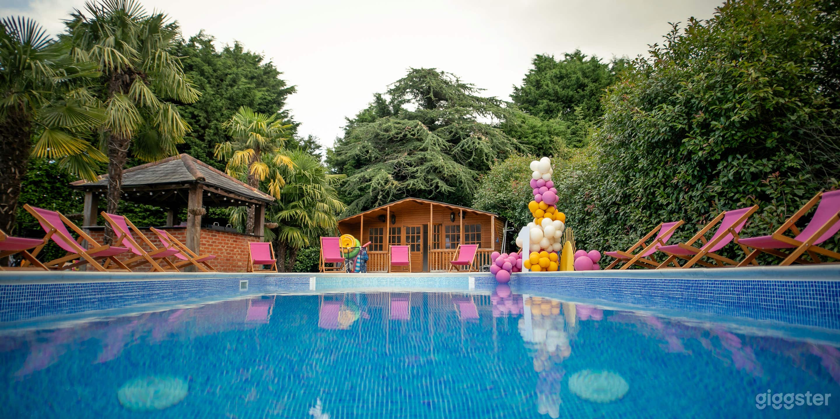 Tropical Pool Experience &amp; Party in Greater London Photo 1