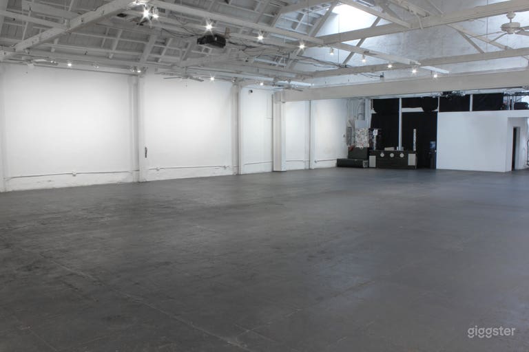  Bar and Refrigerator in Main Area 