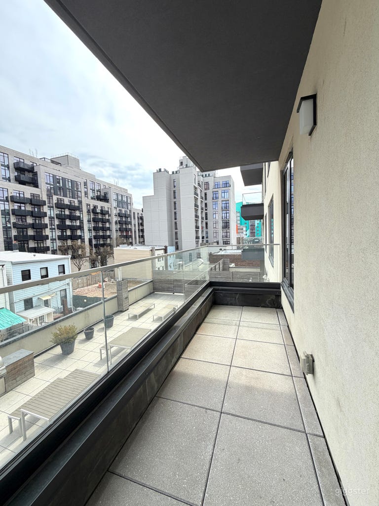  Natural light Living Room Studio with Balcony 