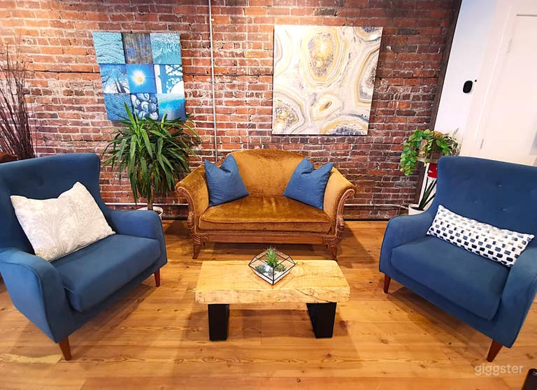  Funky, Classy, Comfortable Gastown Chic! 