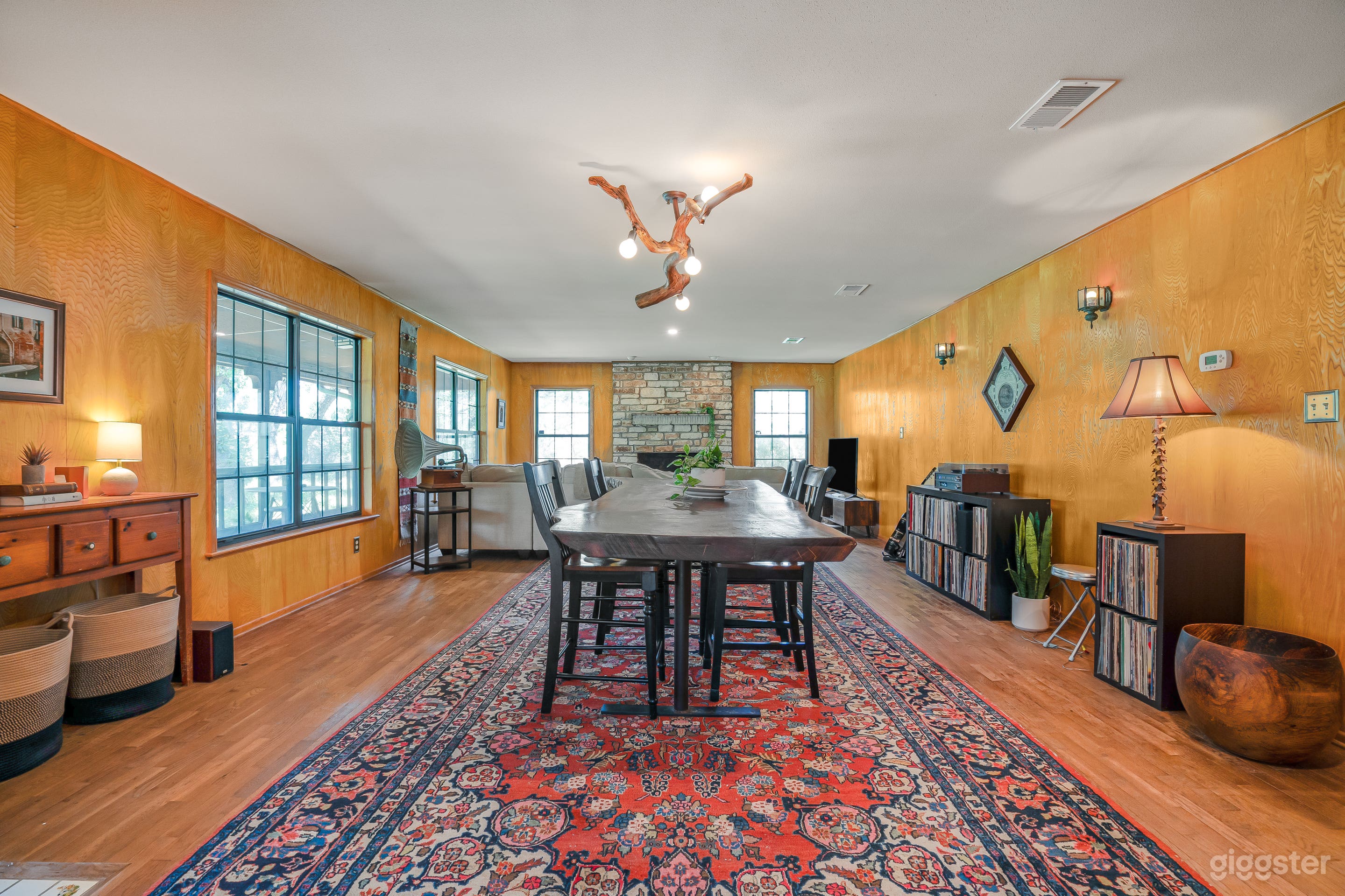 Hill Country Art Nouveau Ranch 2.5  Private Acres  Photo 1