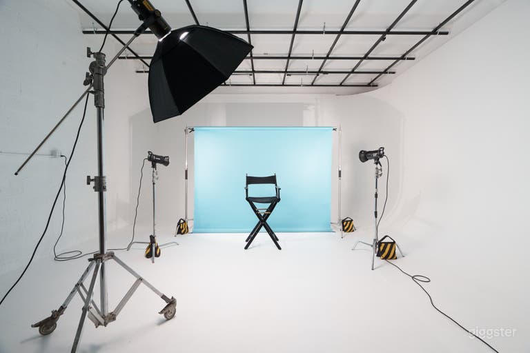  24/7 Pro Studio w/ XL Cyc Wall + Gear (Studio D) 