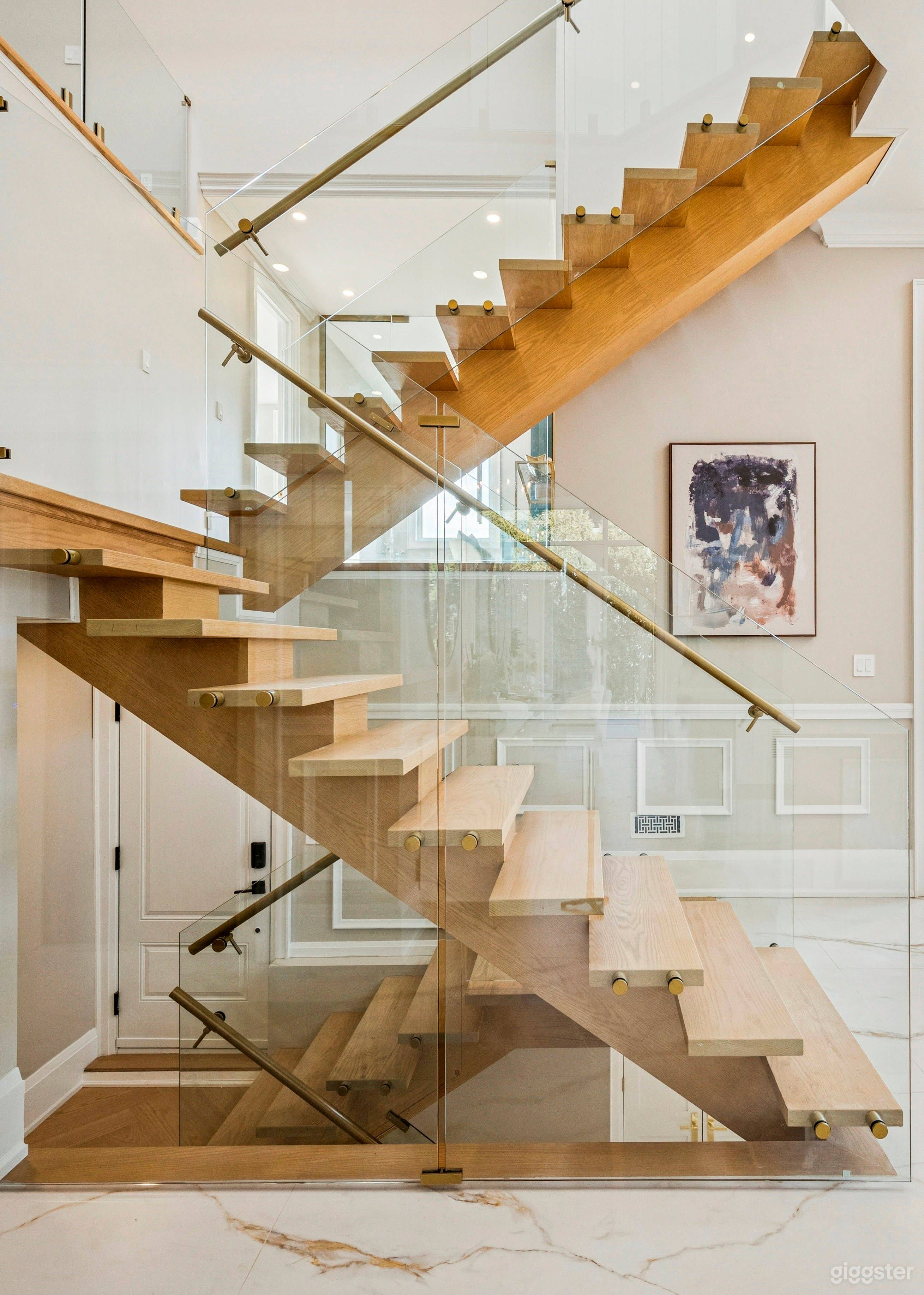 Ultra-Luxury Smart Mansion with Designer Interiors Photo 2