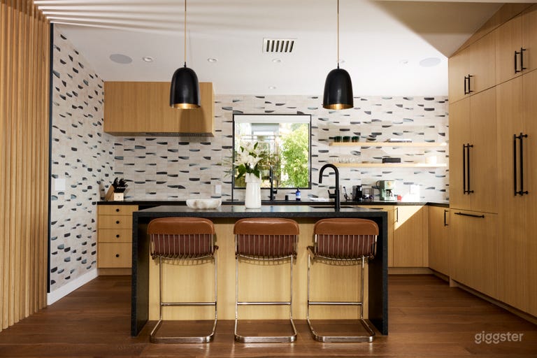  Hollyridge Mountain Dream 