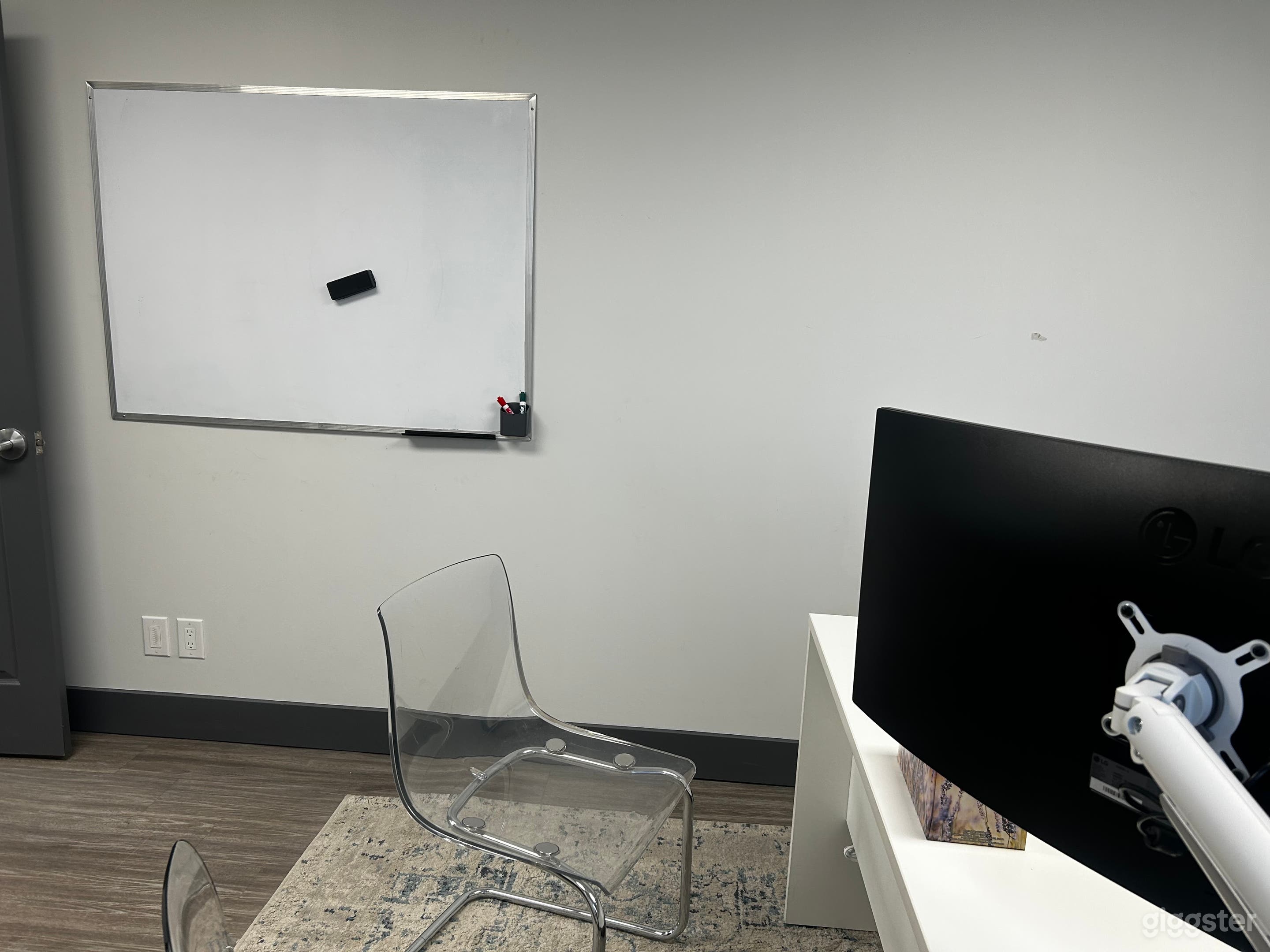 Private Office #2 Photo 3