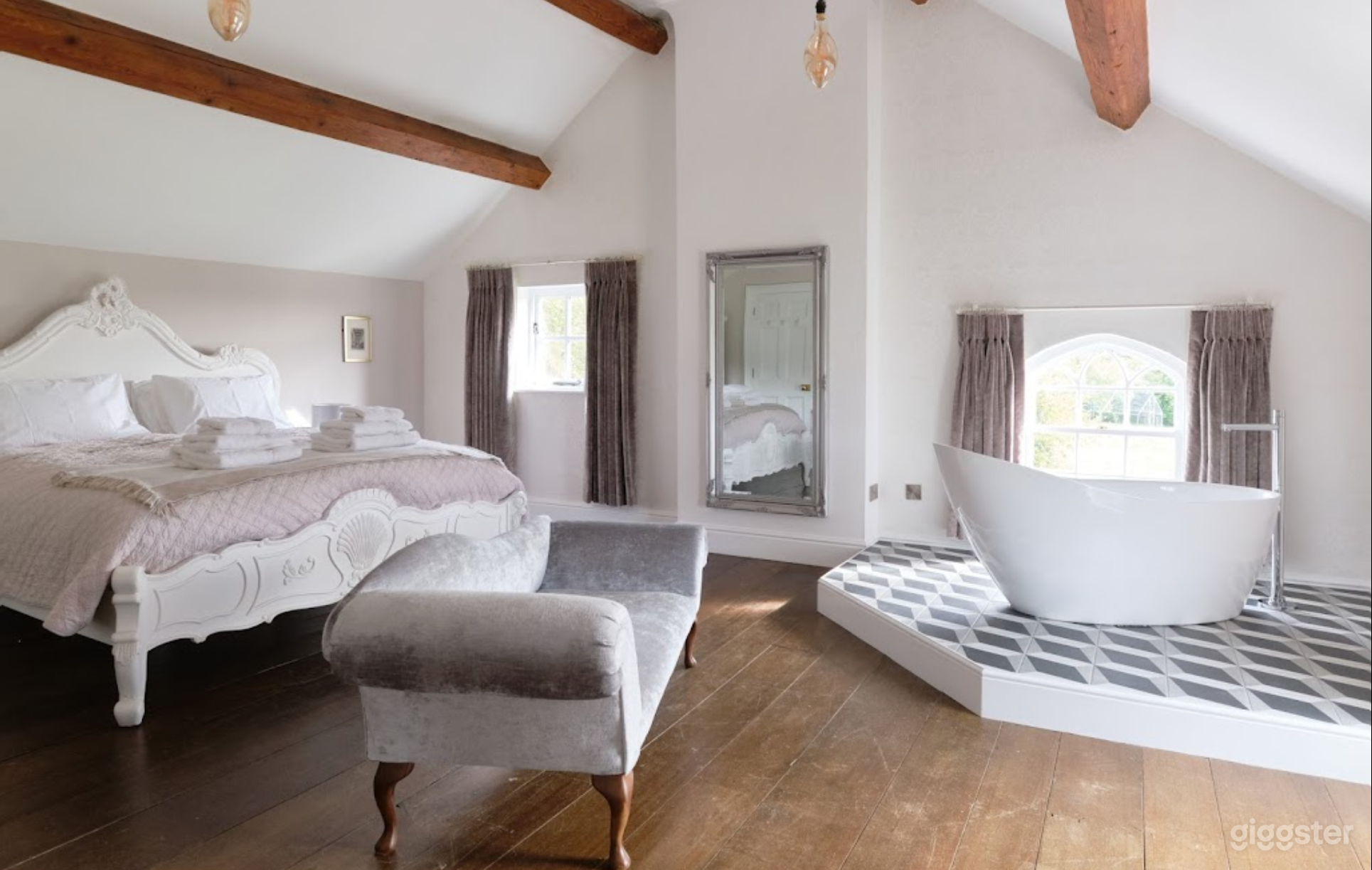 Picturesque Georgian Farmhouse and 10 Acre Grounds Photo 2