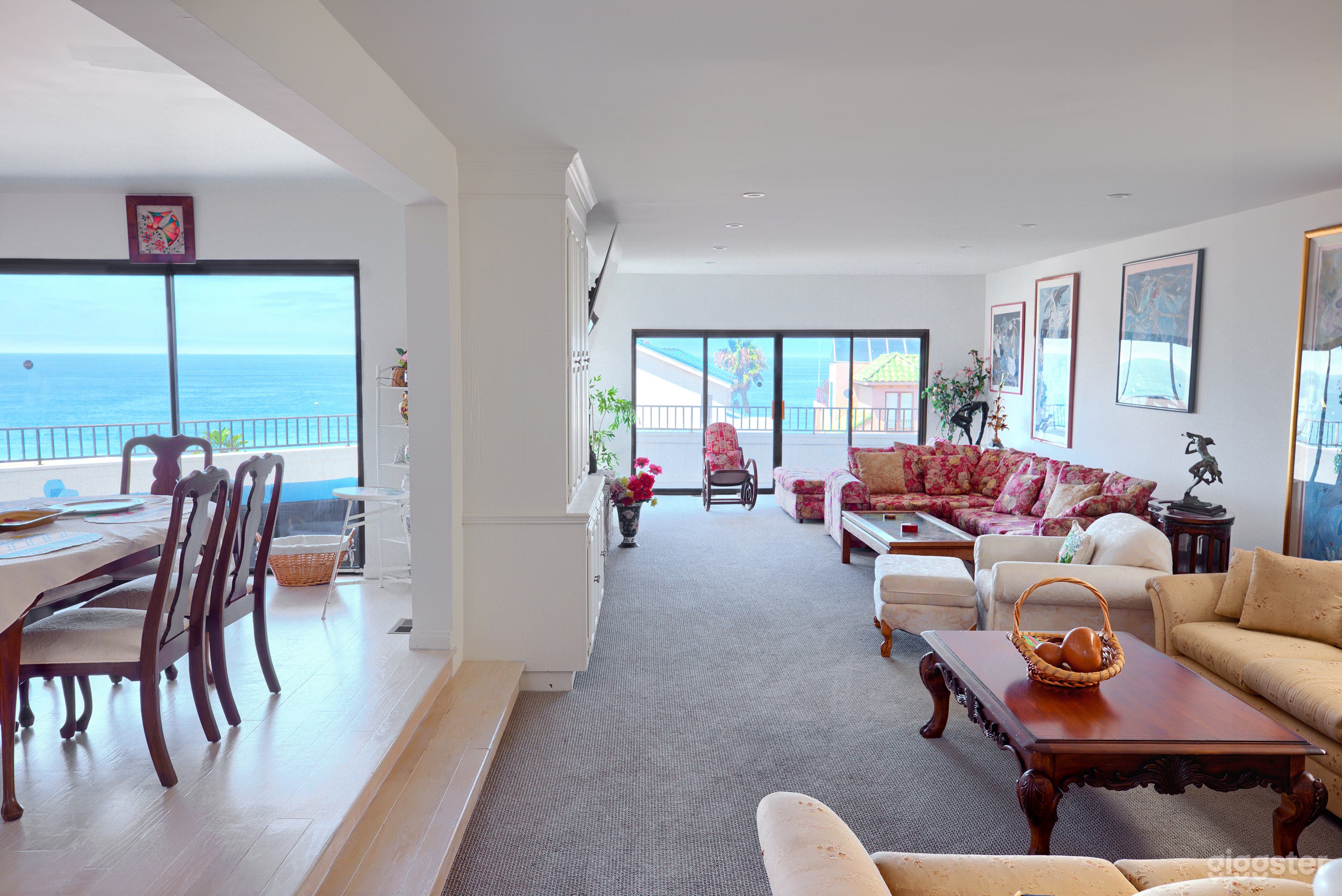 Gorgeous Huge Upscale Beach Castle, Stunning Views Photo 3