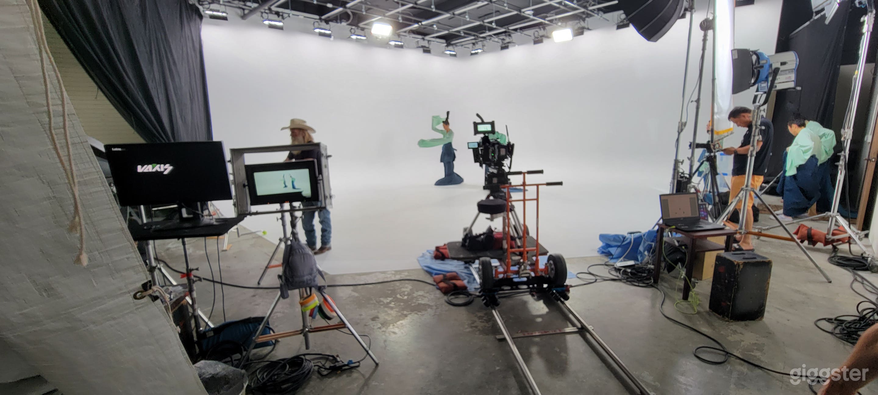 Fully Equipped Production Space for Films and Shoots Photo 1
