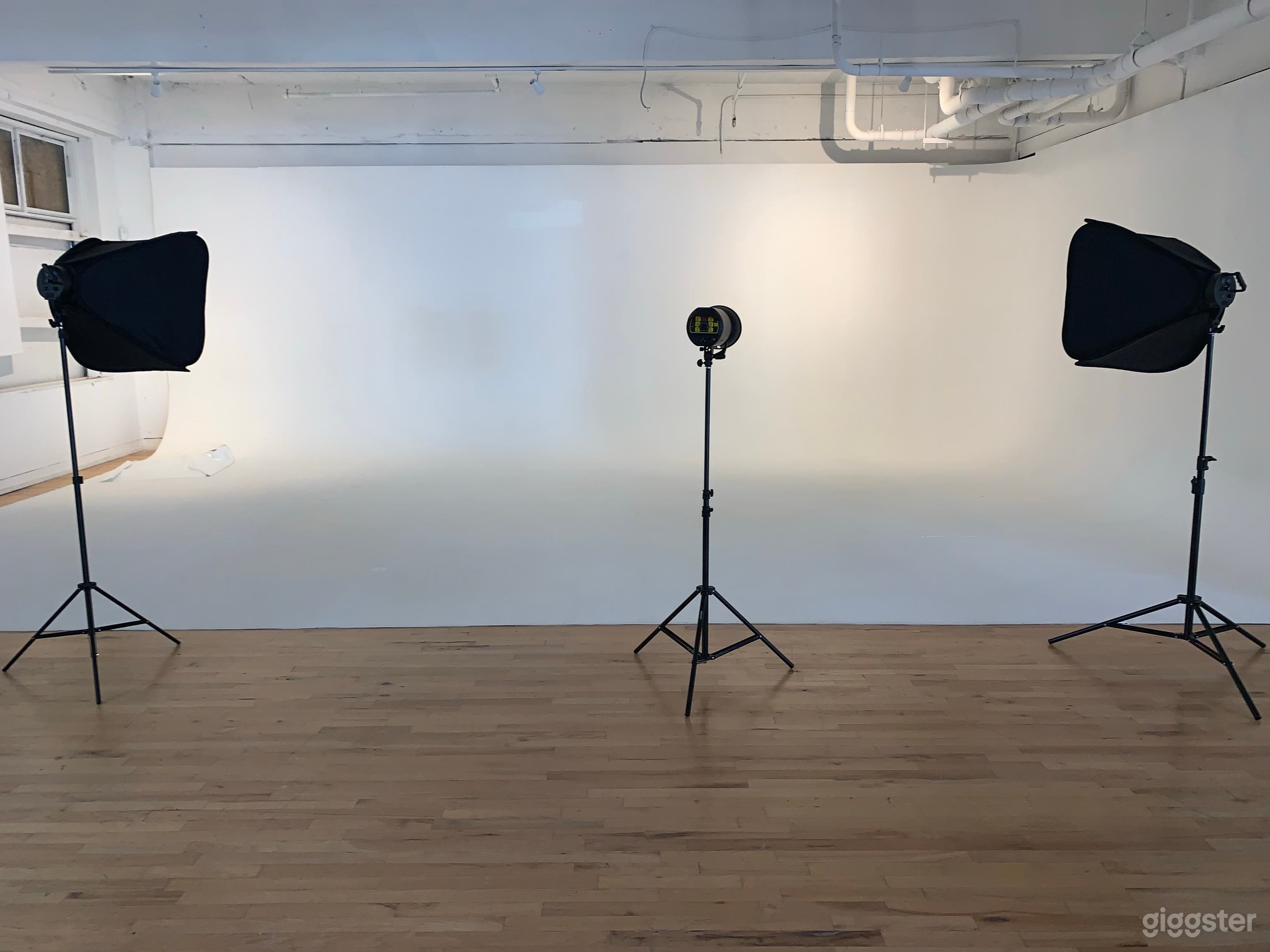 Downtown Atlanta Chic Multi-Purpose Productions Photo 2