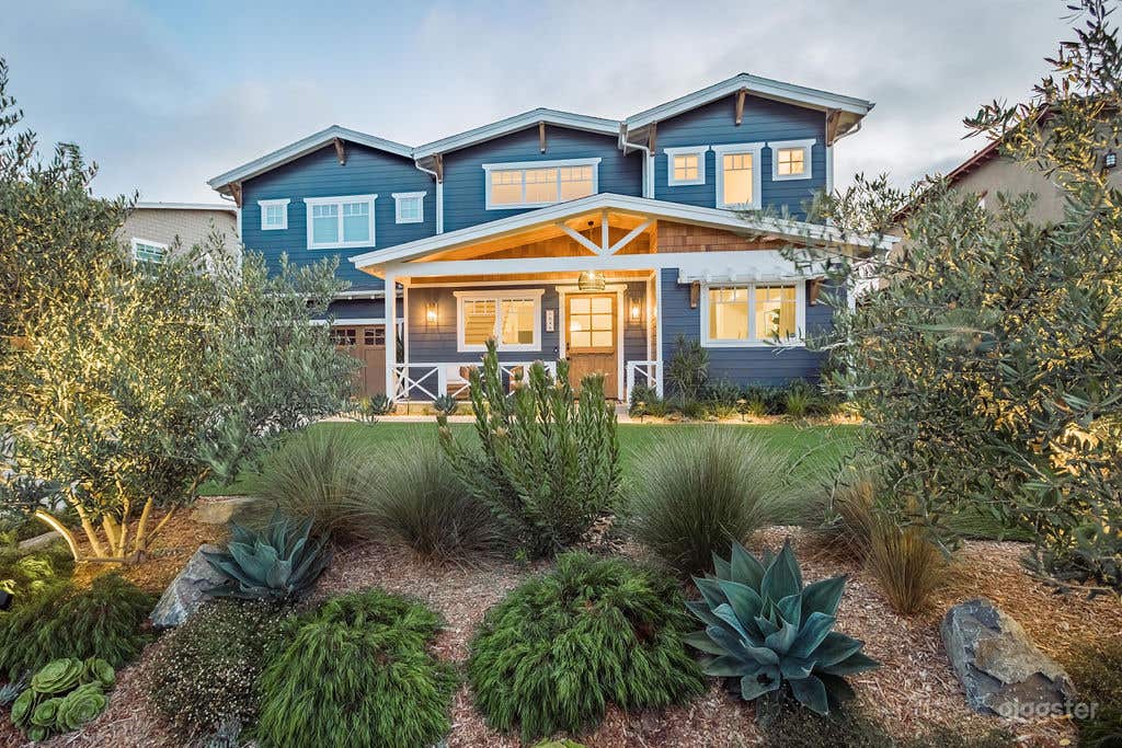 Light Bright Modern California Coastal Craftsman Photo 1