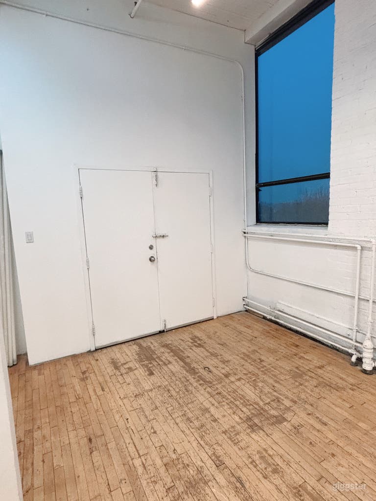  East-End Toronto Loft Set for Film, Photo & Brand Conten 