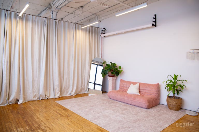  Bright East End Toronto Loft | Large Windows | Natural light 