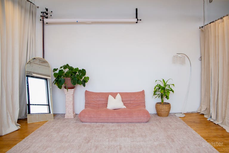 Bright East End Toronto Loft | Large Windows | Natural light 