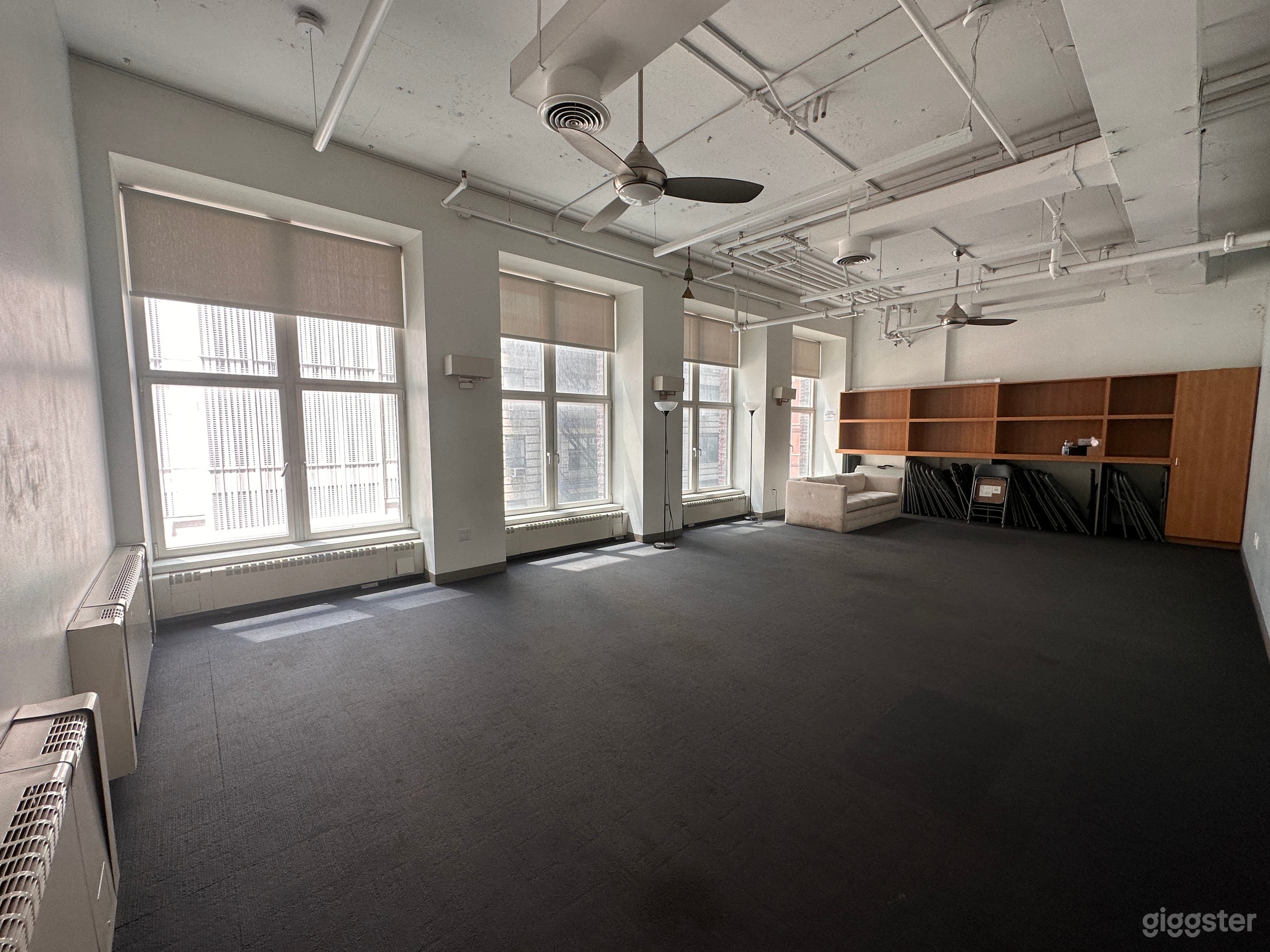 Empty room side view
