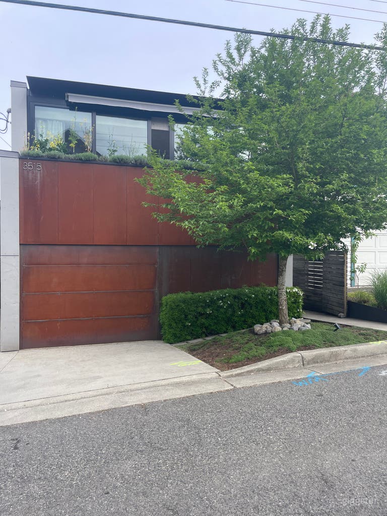  Award winning laneway home in Vancouver Westside 