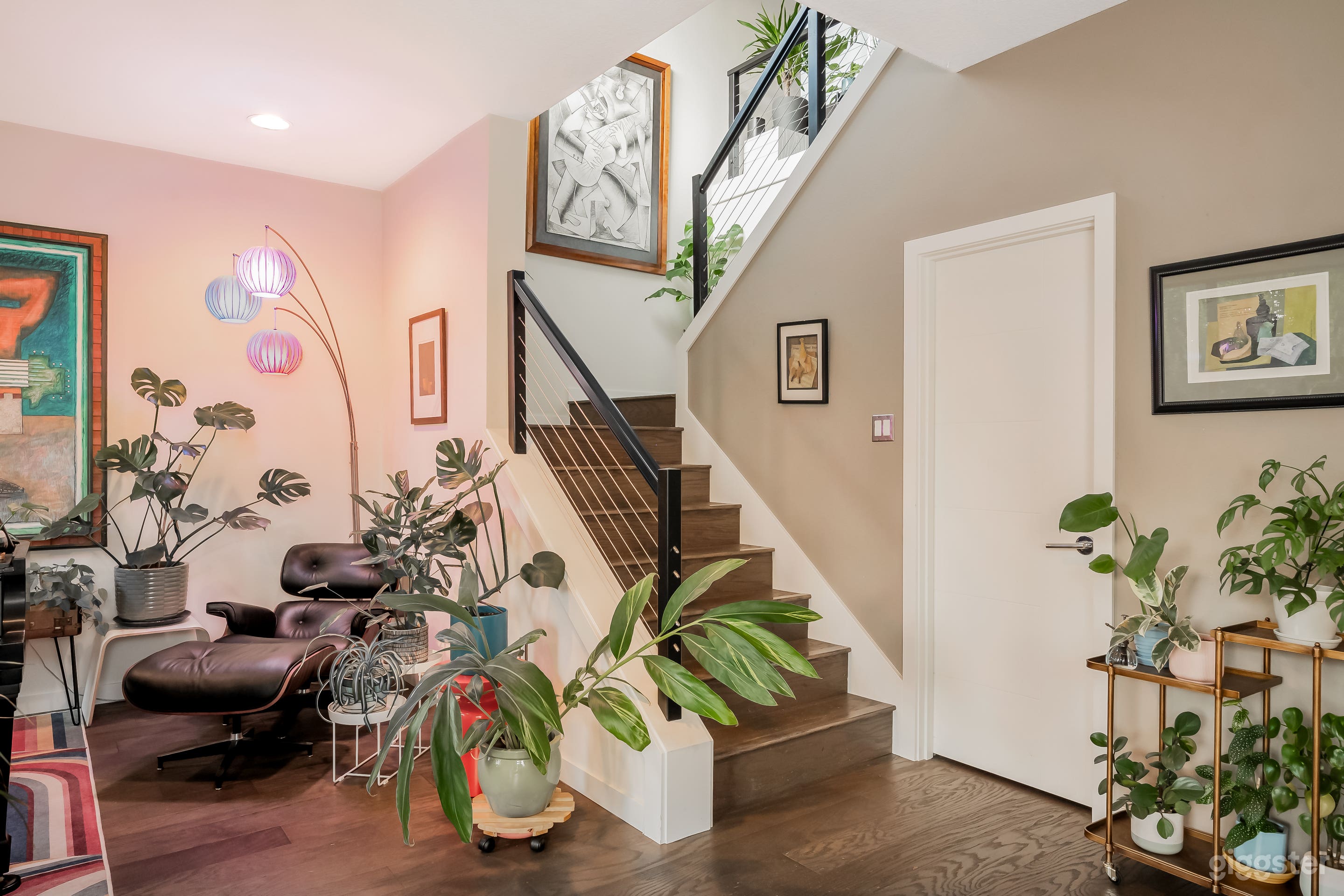 Modern & Light Home with Unique Spaces Photo 3