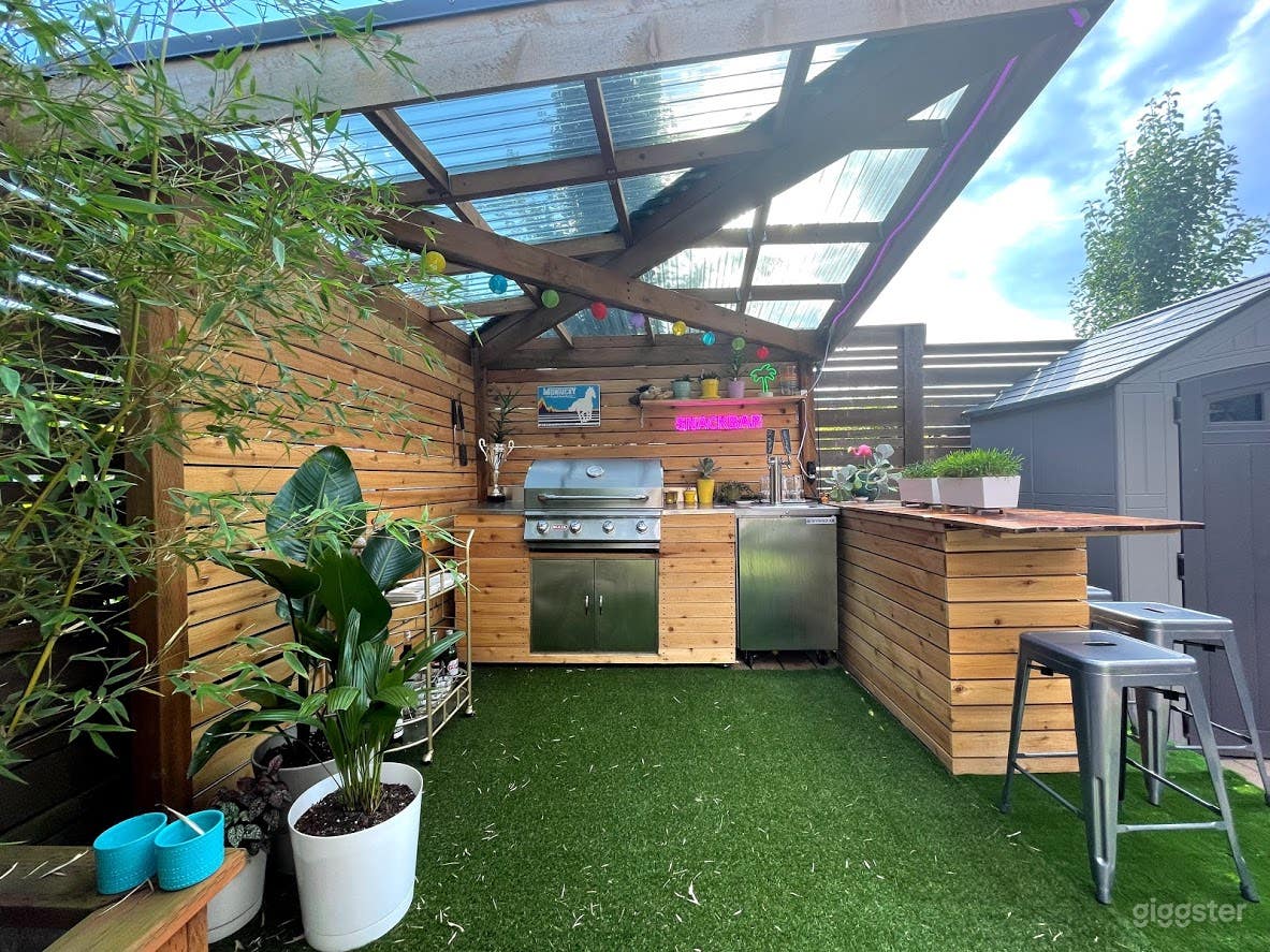 Modern &amp; Light Home with Unique Spaces Photo 2