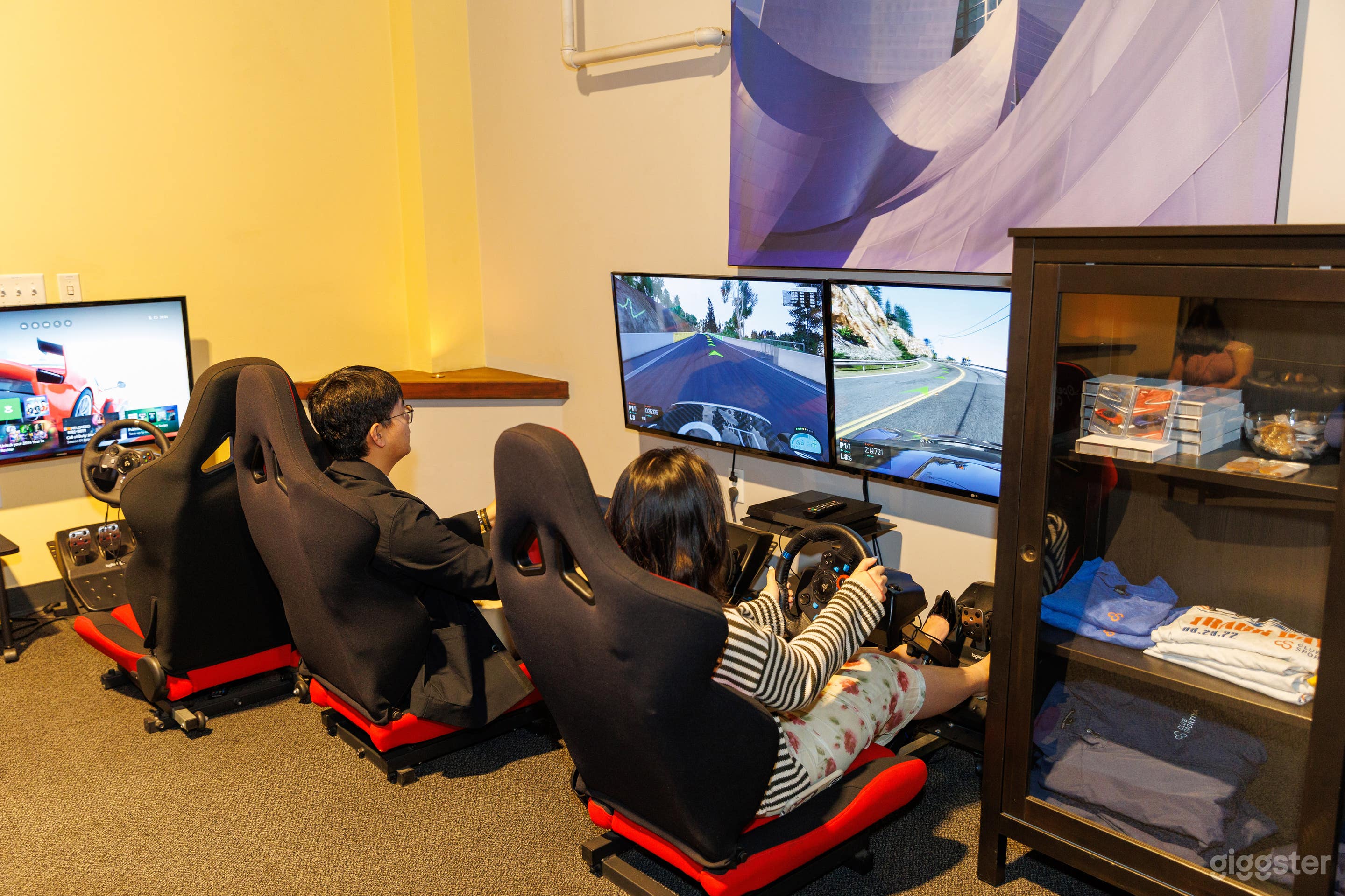 Car Club Board Room Photo 4