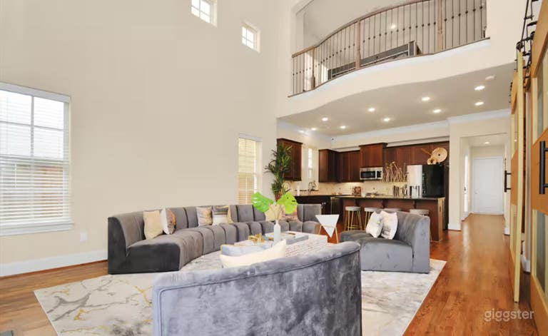  Cozy Mixer Room– Perfect for Intimate Gathering 