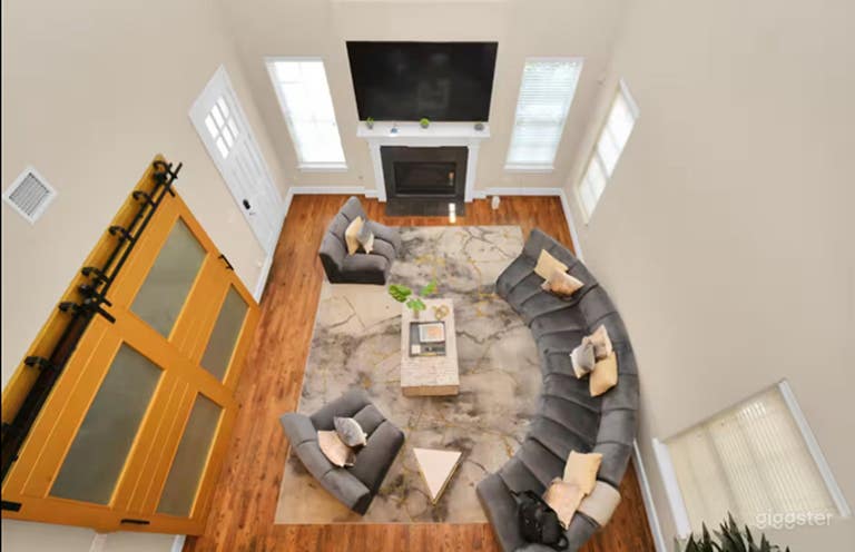  Cozy Mixer Room– Perfect for Intimate Gathering 