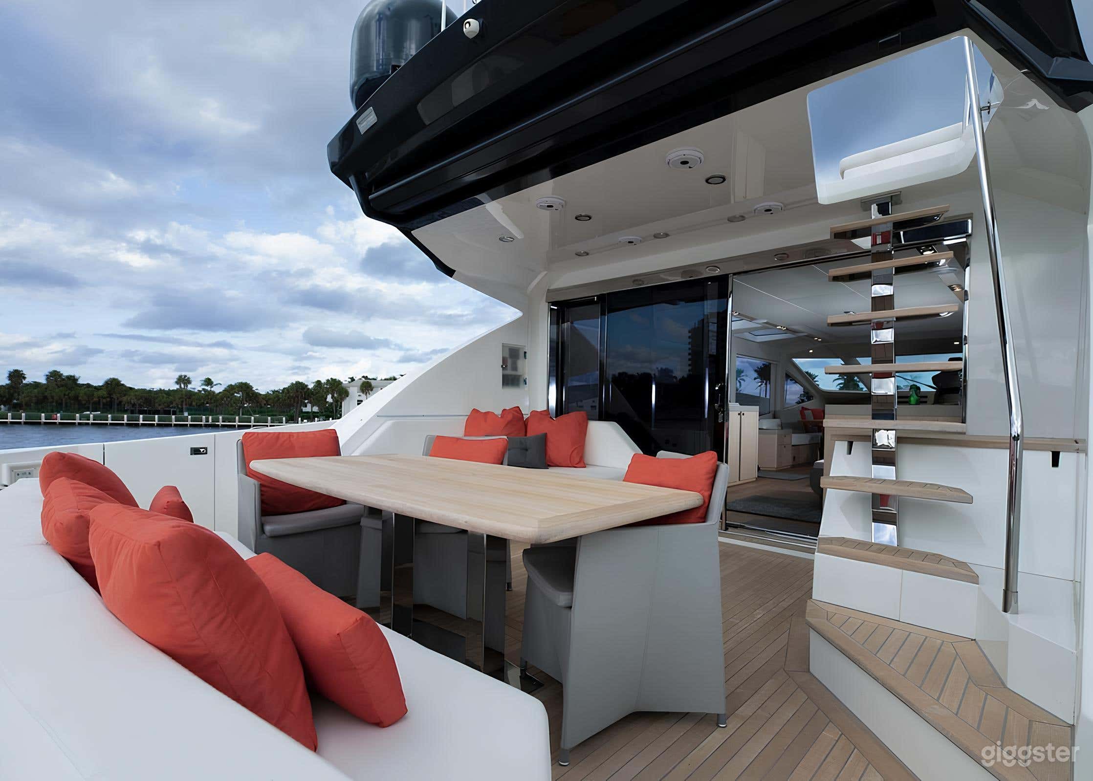 80' NUMARINE YACHT Photo 4