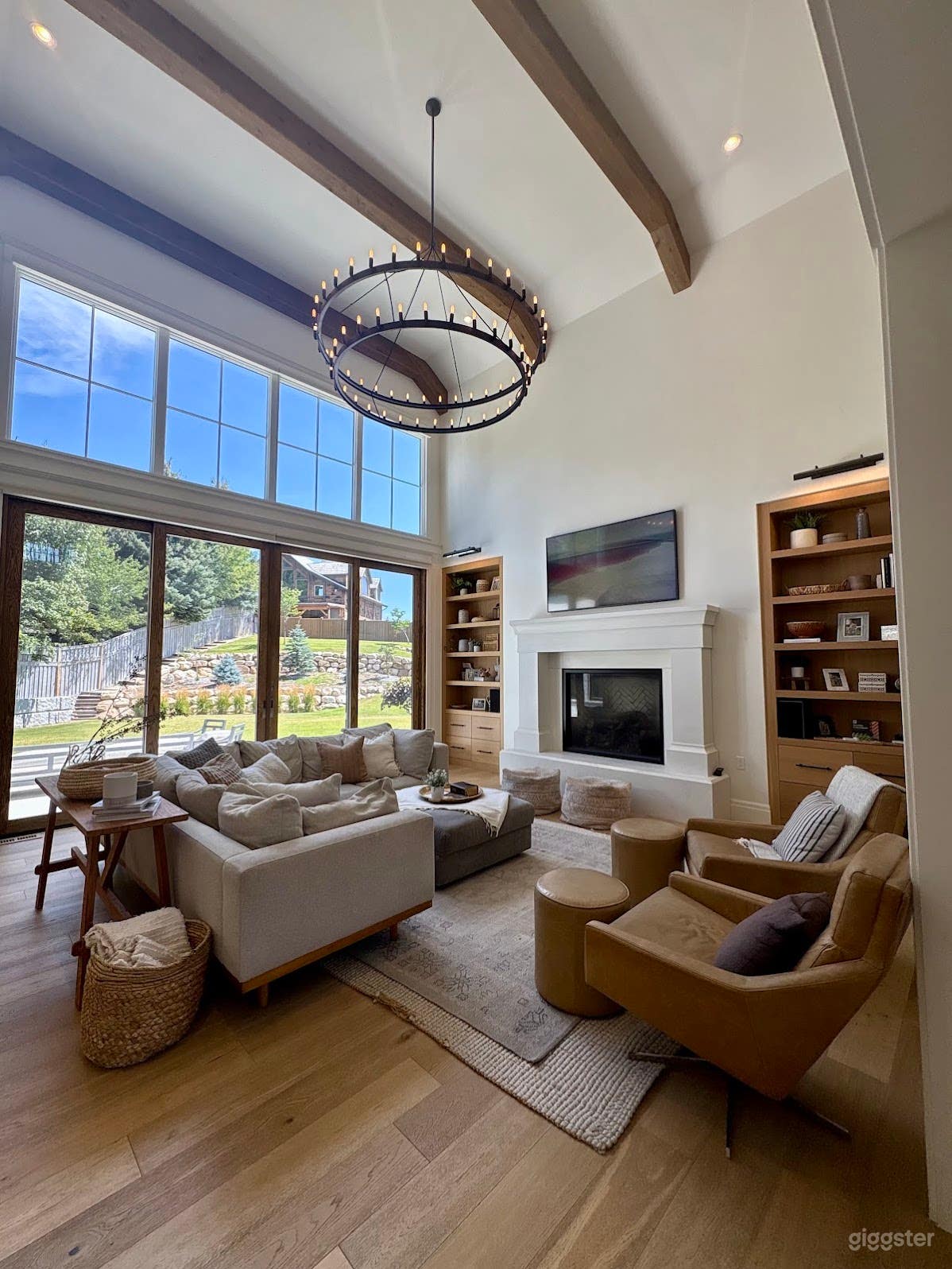 AWARD WINNING | Modern Farmhouse | Mountain Views Photo 2