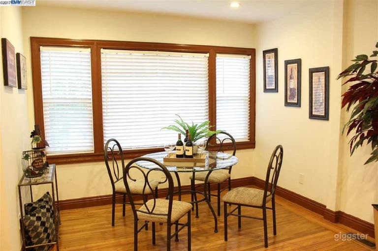  Ultra Private, Nicely Furnished Craftsman House 