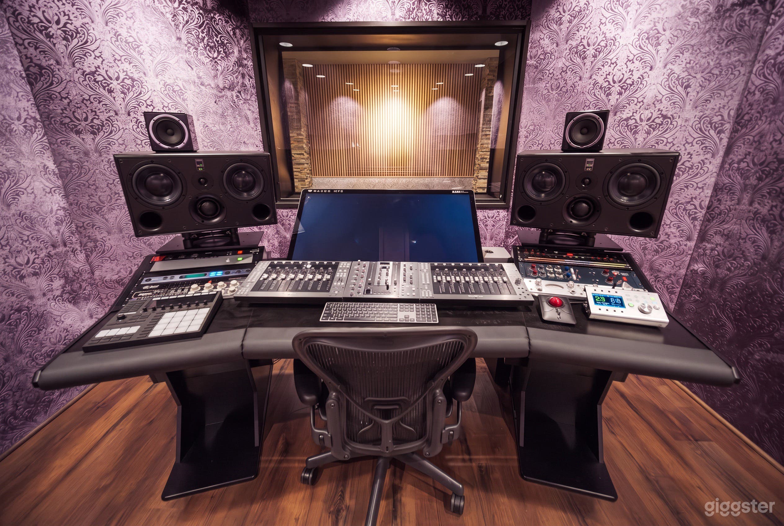 Houston's Dedicated Vocal & Audio Recording Space Photo 3