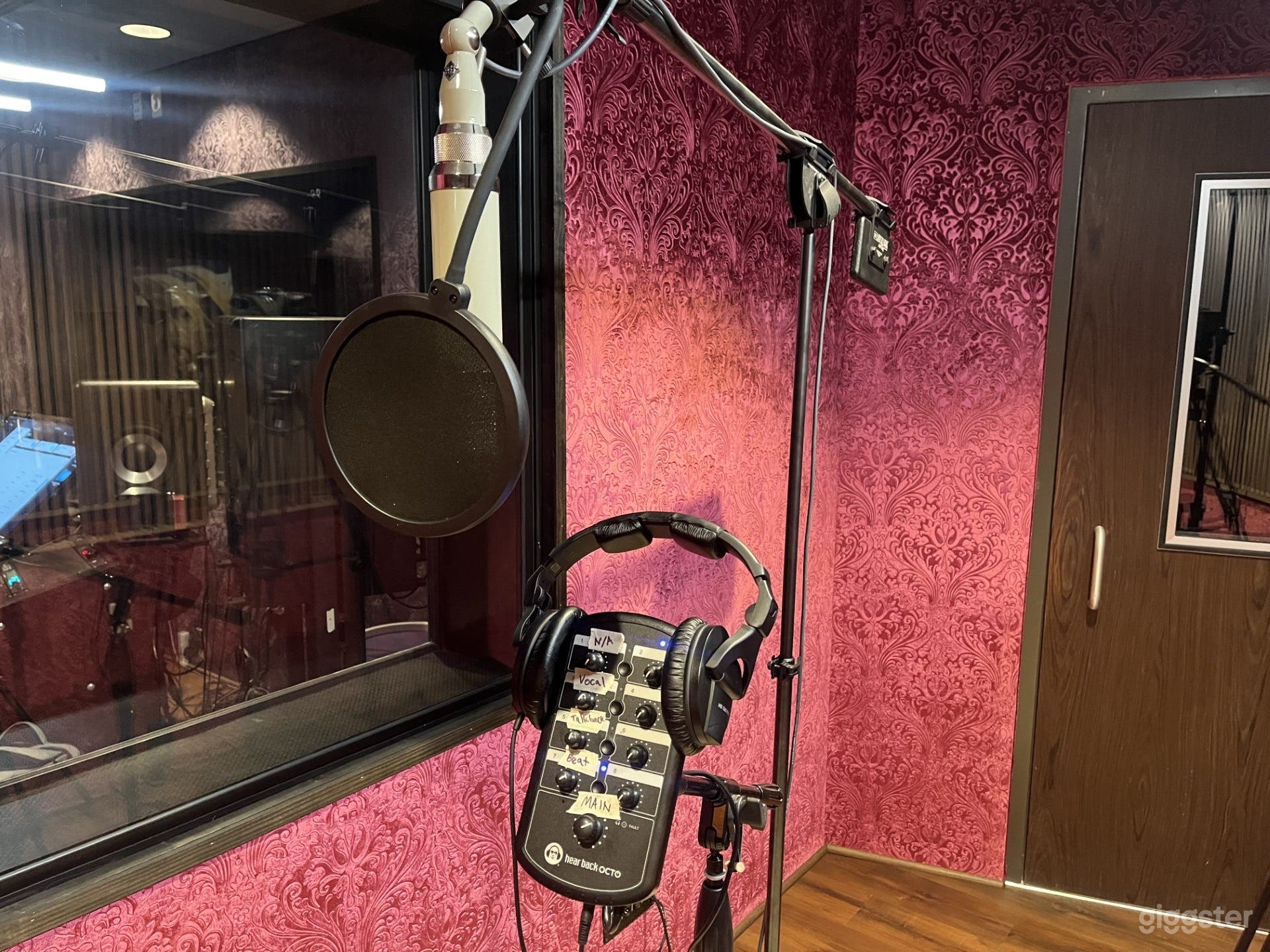 Houston's Dedicated Vocal & Audio Recording Space Photo 4