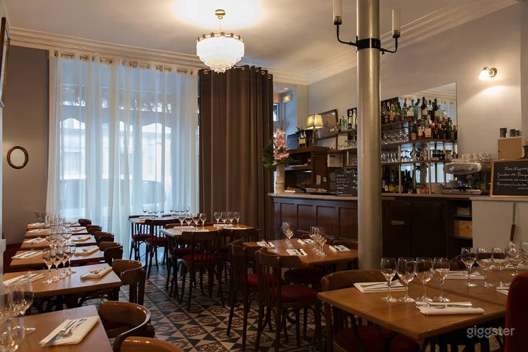 Charmant bistro parisien au décor vintage 