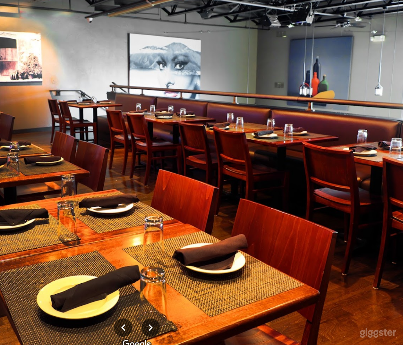 The Upstairs Room in Westport Photo 3