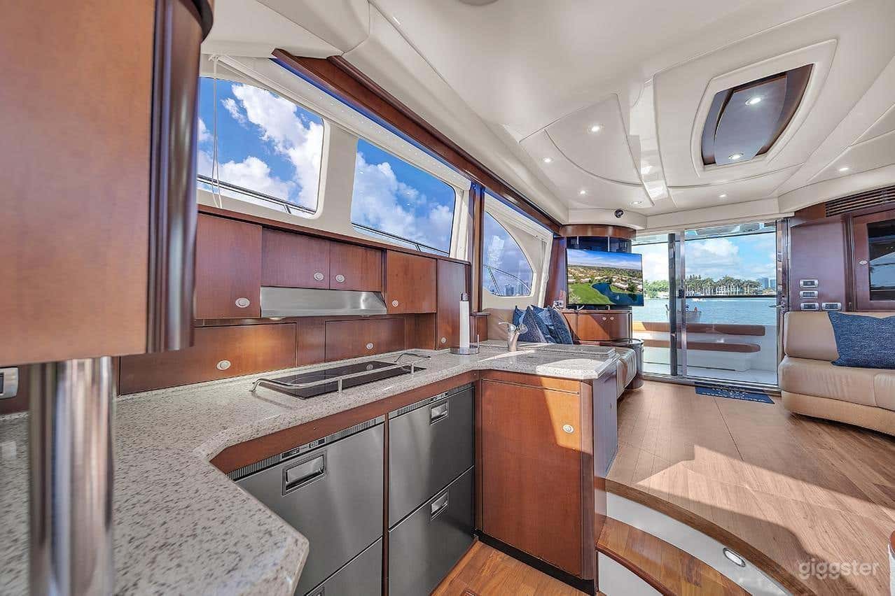 56' SEA RAY YACHT Photo 3
