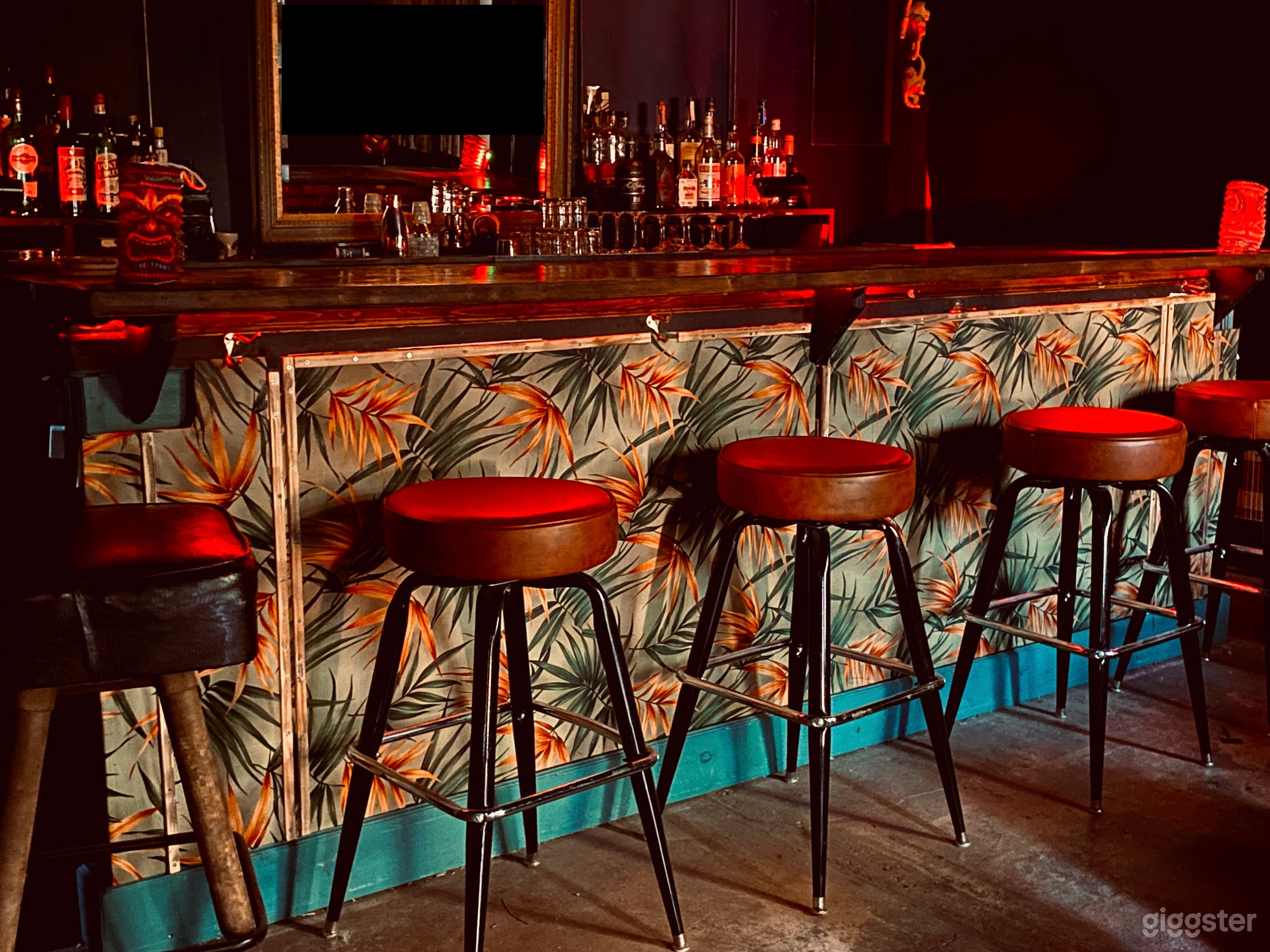 "Bar" with alternative look.