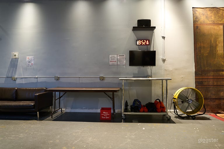  Studio C Ideal for photo shoots NO MUSIC VIDEOS 