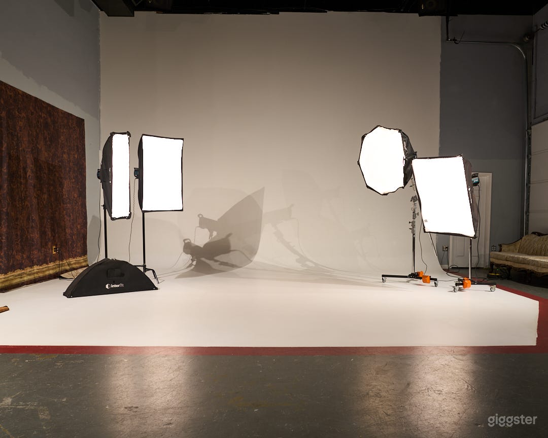 Studio C Ideal for photo shoots NO MUSIC VIDEOS Photo 1