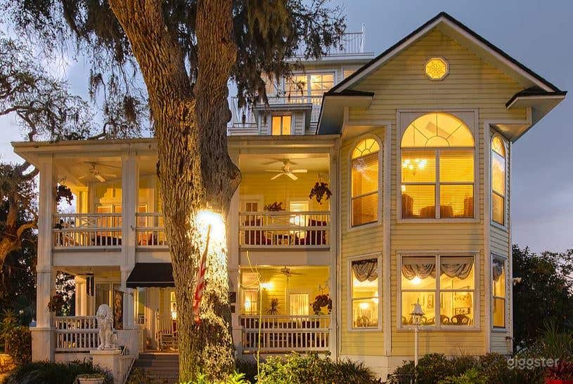 Picturesque River Front Victorian Venue Photo 1