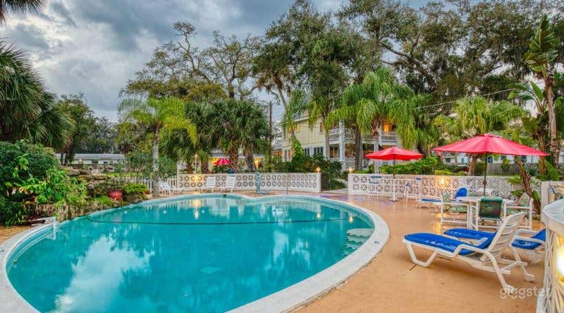 Picturesque River Front Victorian Venue Photo 4