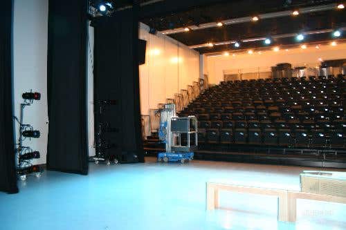 Dance studio and performance theater:Location 4120 Photo 2